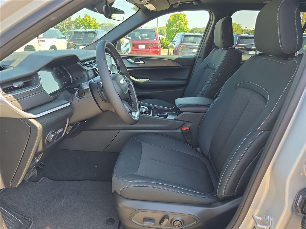 new 2025 Jeep Grand Cherokee L car, priced at $38,939