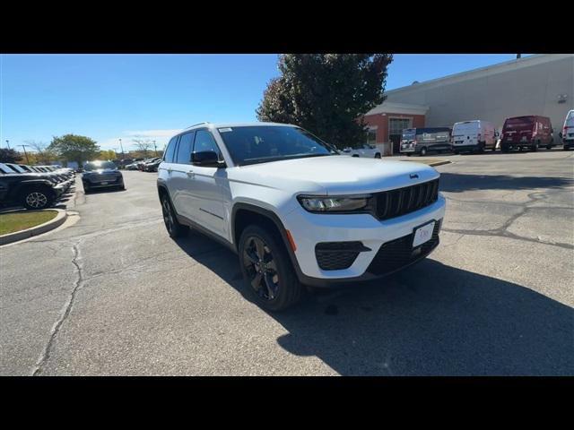 new 2025 Jeep Grand Cherokee car, priced at $41,877