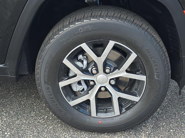new 2025 Jeep Grand Cherokee car, priced at $47,017