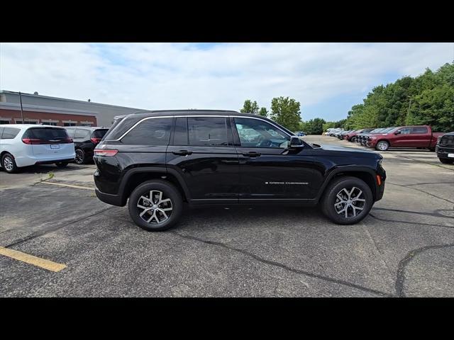 new 2025 Jeep Grand Cherokee car, priced at $47,017