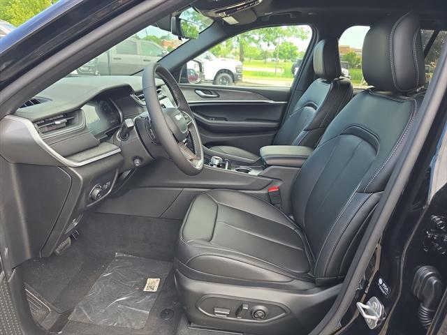 new 2025 Jeep Grand Cherokee car, priced at $47,017