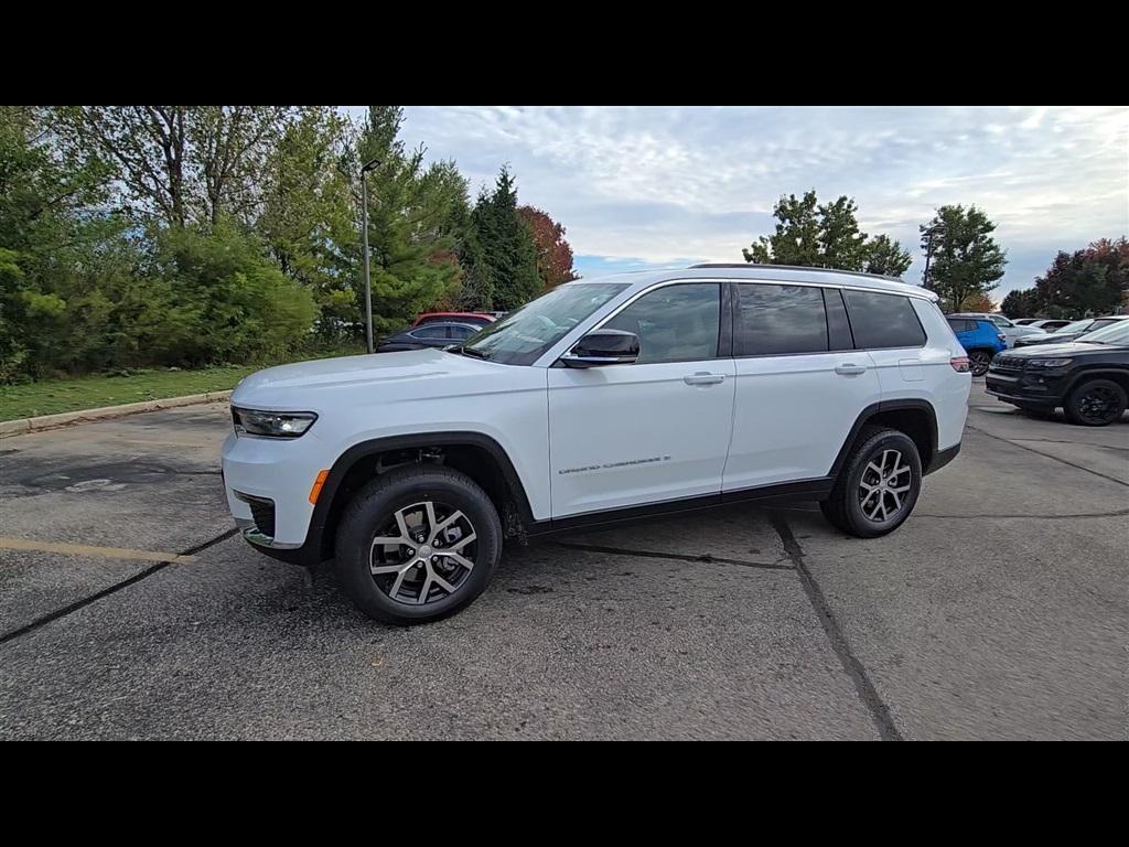 new 2025 Jeep Grand Cherokee L car, priced at $44,993