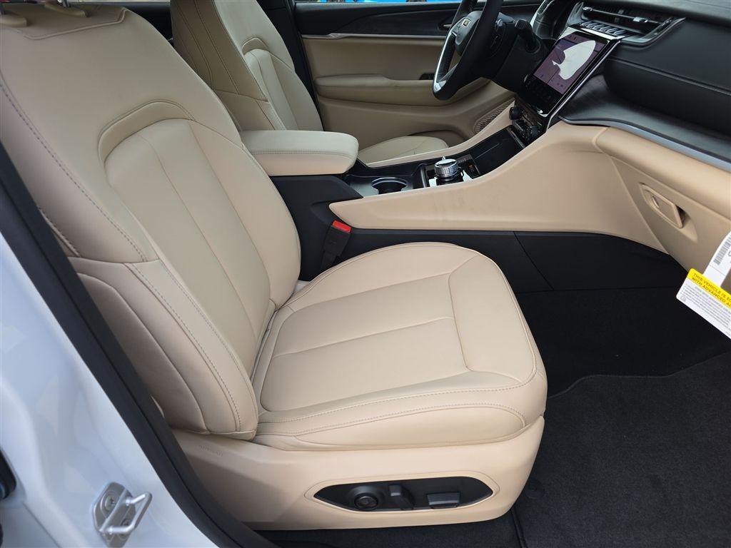 new 2025 Jeep Grand Cherokee L car, priced at $46,443