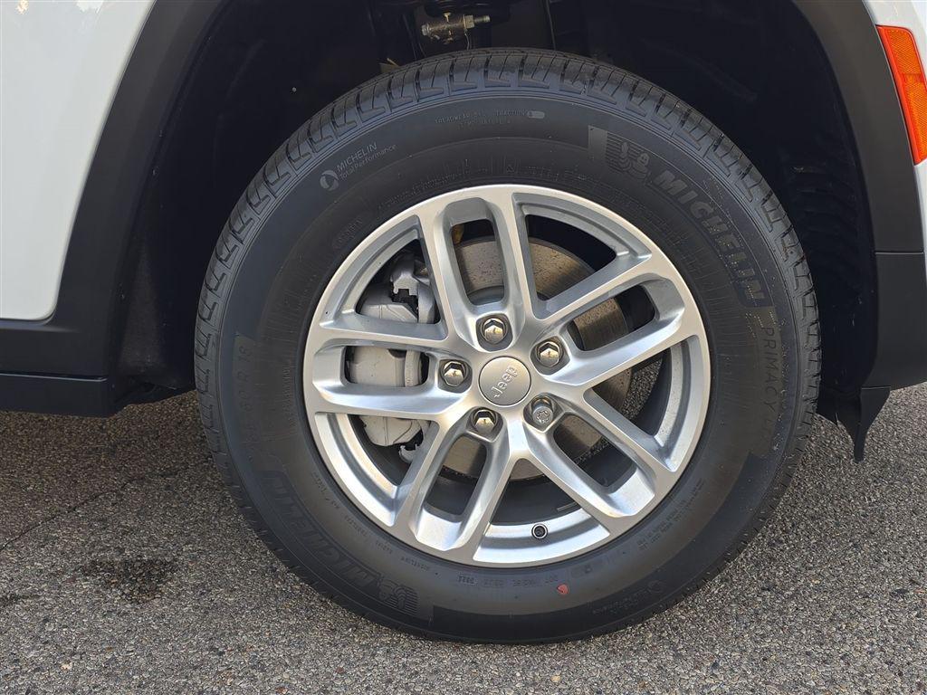 new 2025 Jeep Grand Cherokee car, priced at $38,919