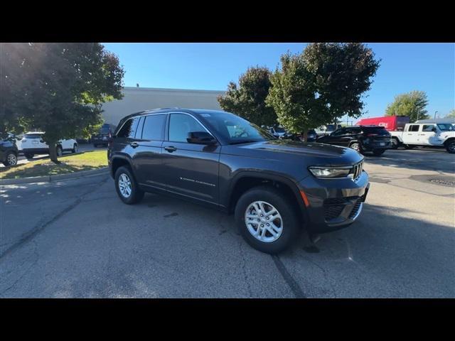 new 2025 Jeep Grand Cherokee car, priced at $38,905