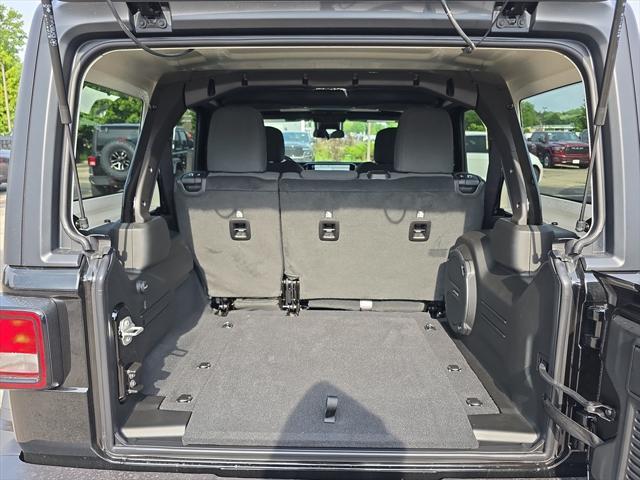 new 2025 Jeep Wrangler car, priced at $47,380