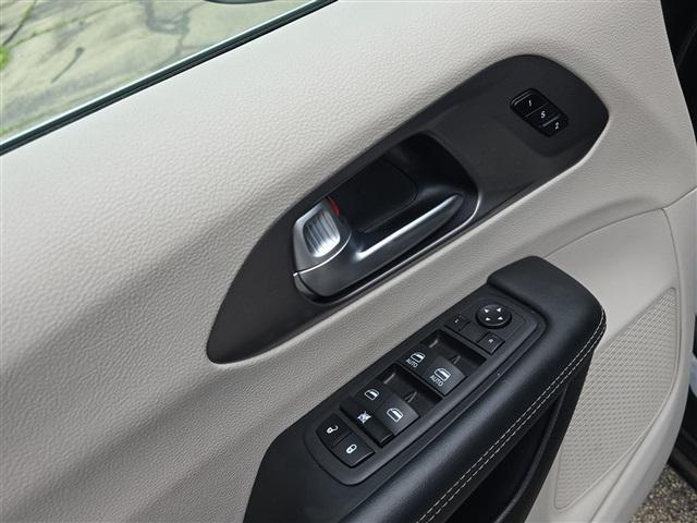 used 2023 Chrysler Pacifica car, priced at $23,990