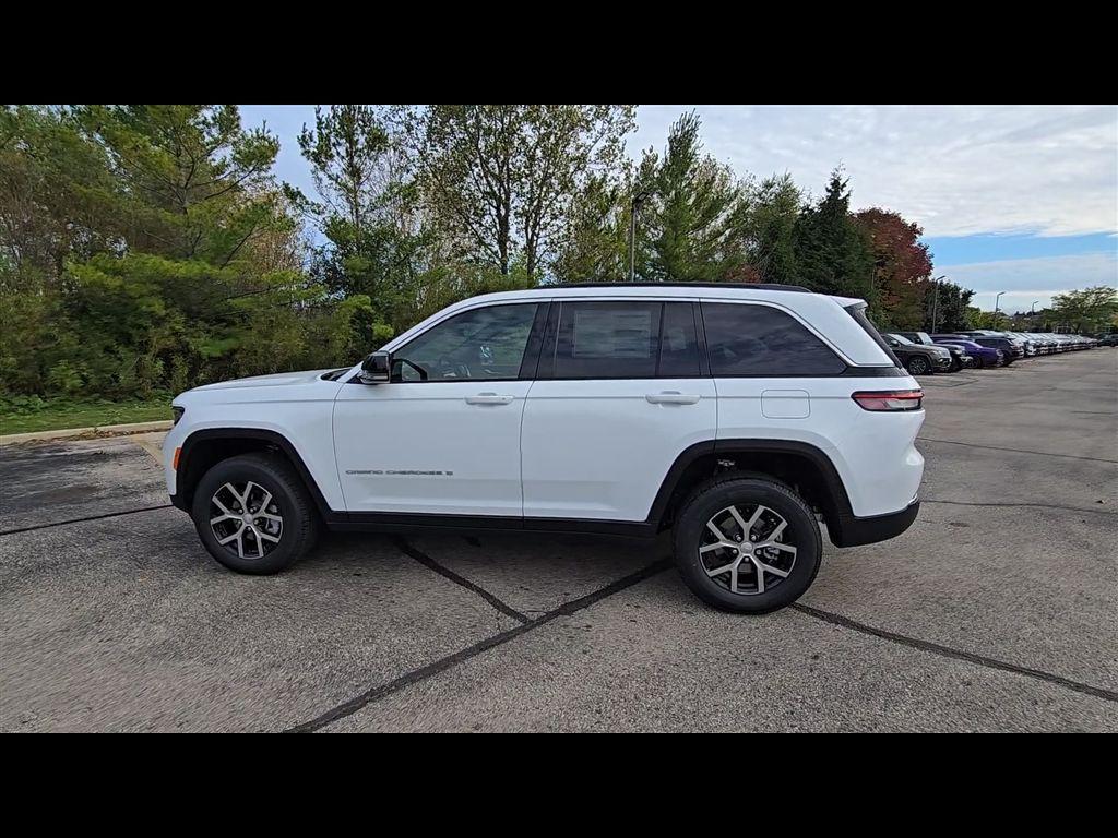 new 2025 Jeep Grand Cherokee car, priced at $46,241