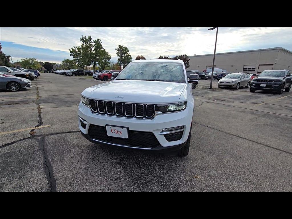new 2025 Jeep Grand Cherokee car, priced at $46,241