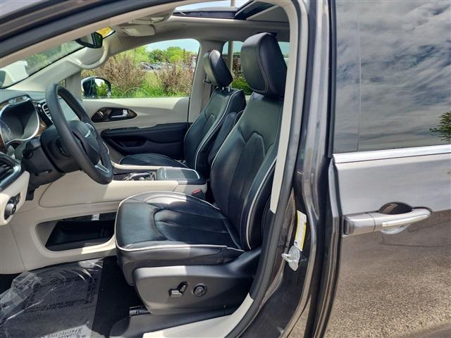 used 2023 Chrysler Pacifica car, priced at $27,590