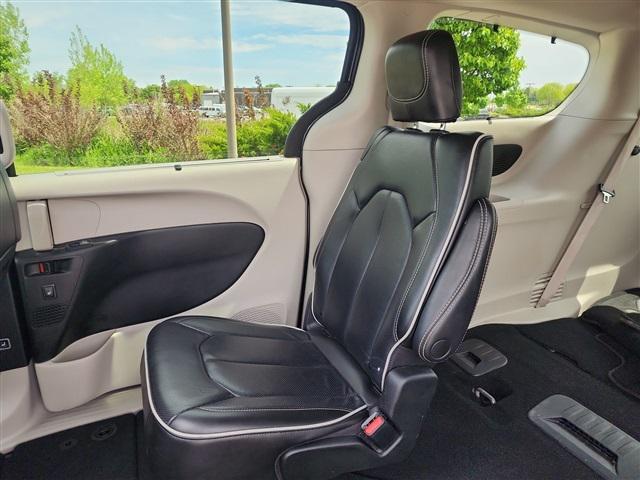 used 2023 Chrysler Pacifica car, priced at $27,590