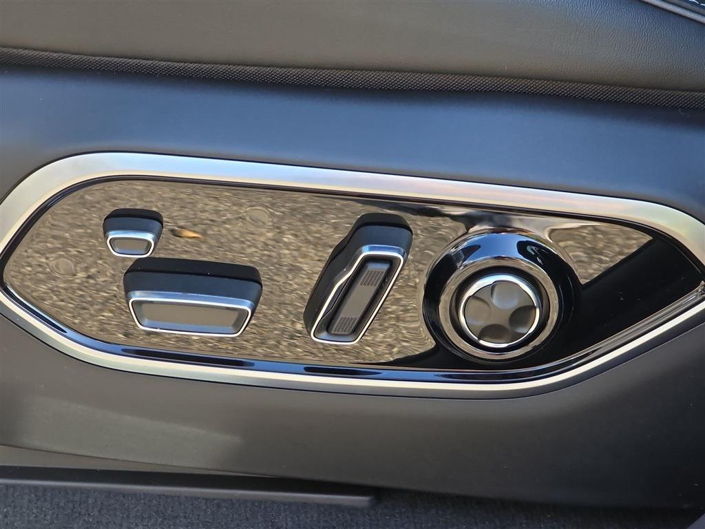 new 2025 Jeep Grand Cherokee L car, priced at $61,636