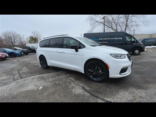 used 2024 Chrysler Pacifica car, priced at $37,595