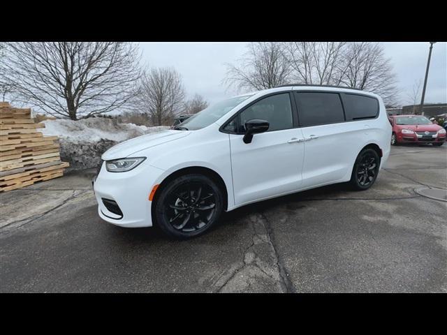 used 2024 Chrysler Pacifica car, priced at $37,595