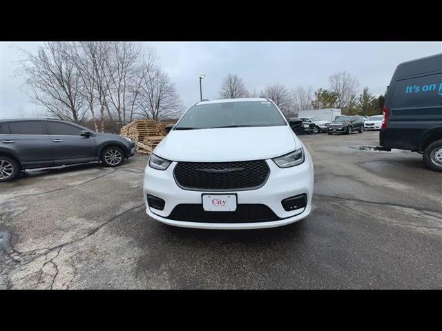 used 2024 Chrysler Pacifica car, priced at $37,595