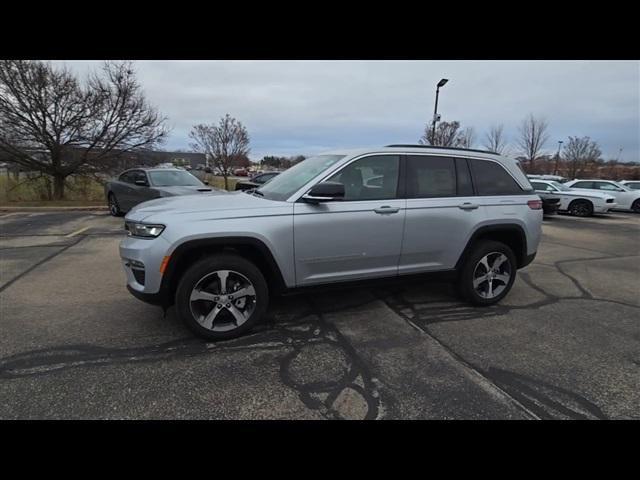 new 2024 Jeep Grand Cherokee car, priced at $43,117