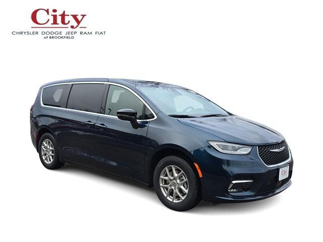 new 2025 Chrysler Pacifica car, priced at $41,079