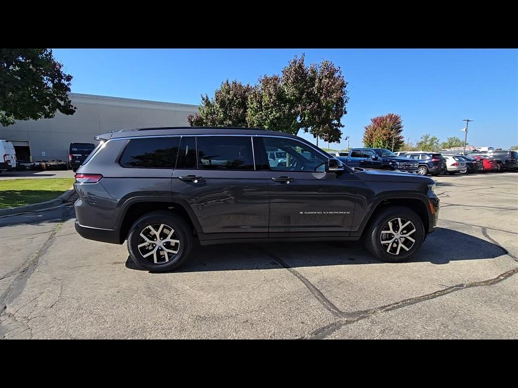 new 2025 Jeep Grand Cherokee L car, priced at $49,201