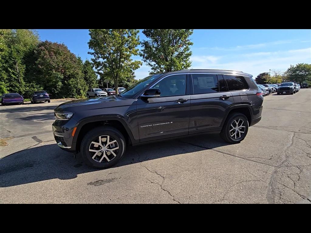 new 2025 Jeep Grand Cherokee L car, priced at $49,201