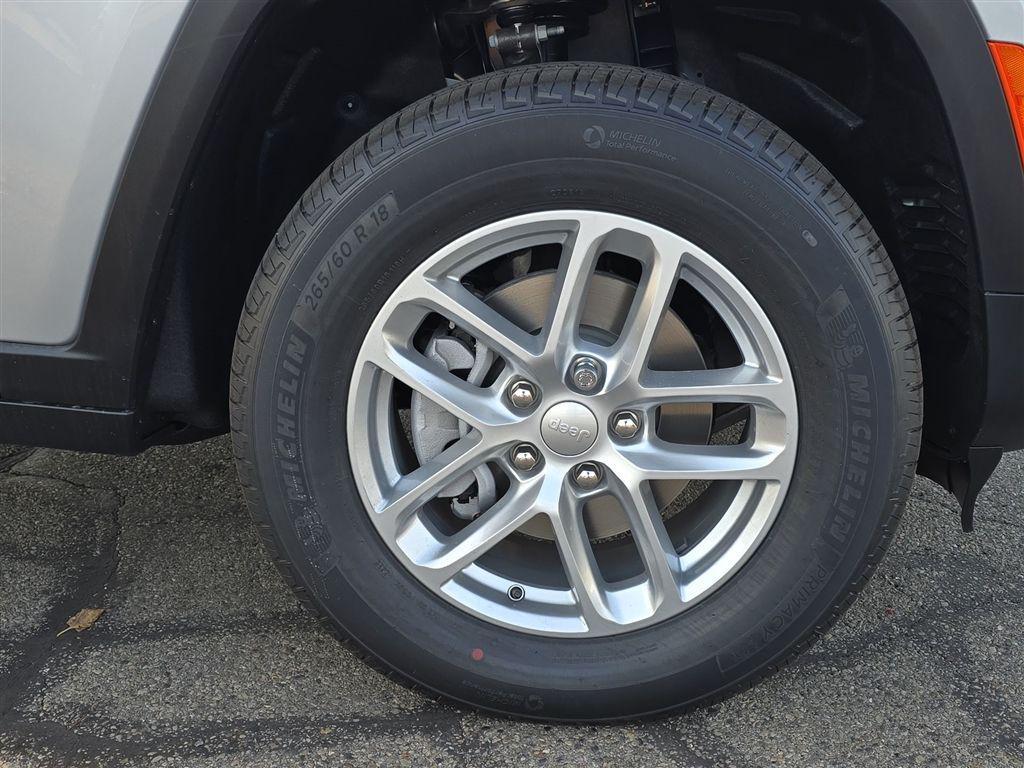 new 2025 Jeep Grand Cherokee car, priced at $39,800