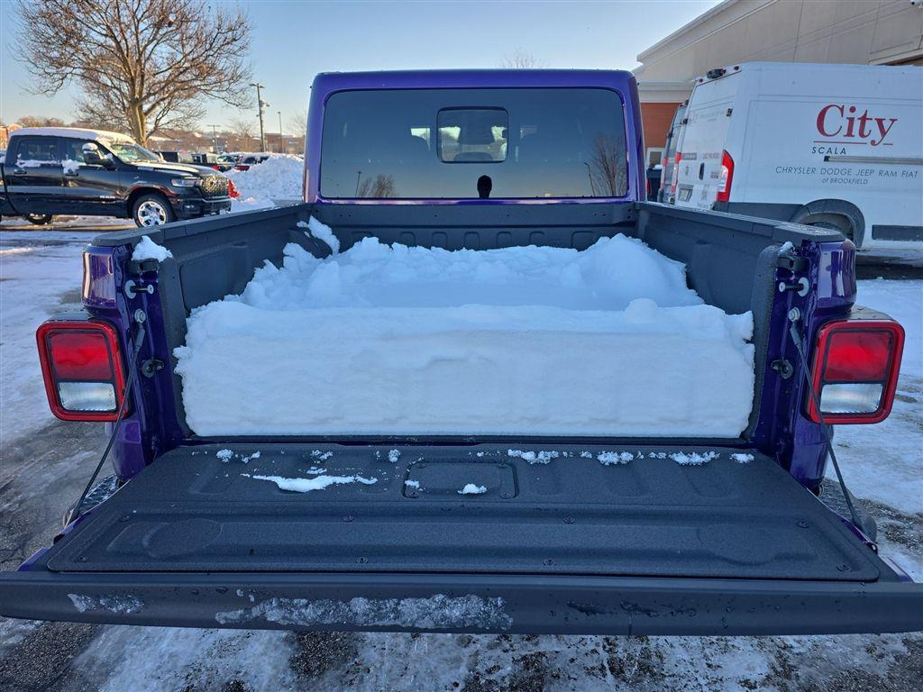 new 2026 Jeep Gladiator car, priced at $47,187