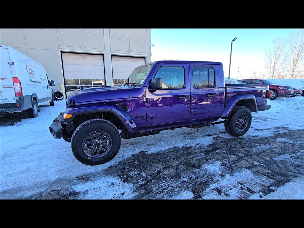 new 2026 Jeep Gladiator car, priced at $47,187
