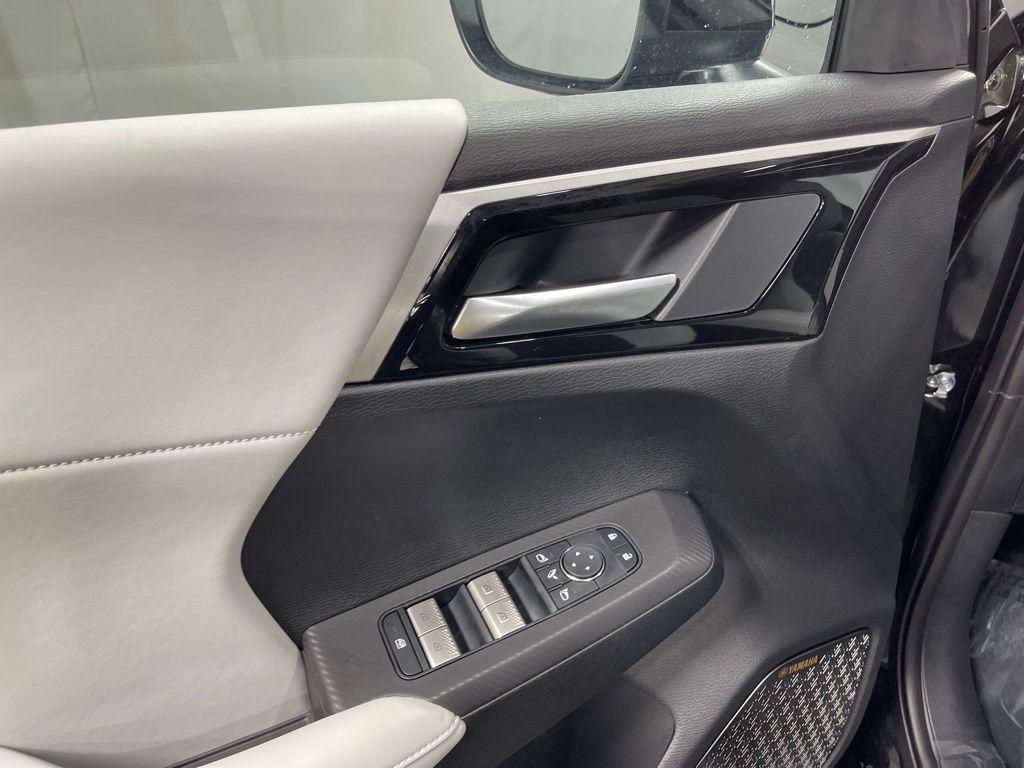 new 2025 Mitsubishi Outlander car, priced at $37,255