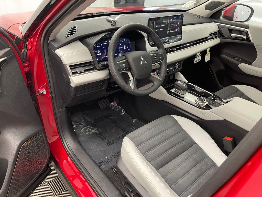 new 2025 Mitsubishi Outlander car, priced at $37,755