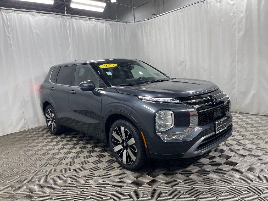 new 2025 Mitsubishi Outlander car, priced at $36,720