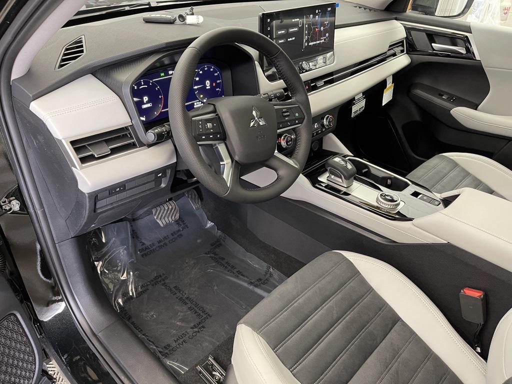 new 2025 Mitsubishi Outlander car, priced at $37,755