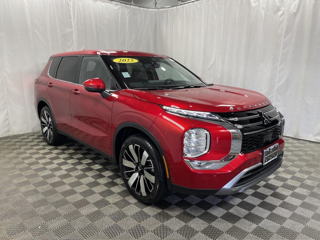 new 2025 Mitsubishi Outlander car, priced at $37,755