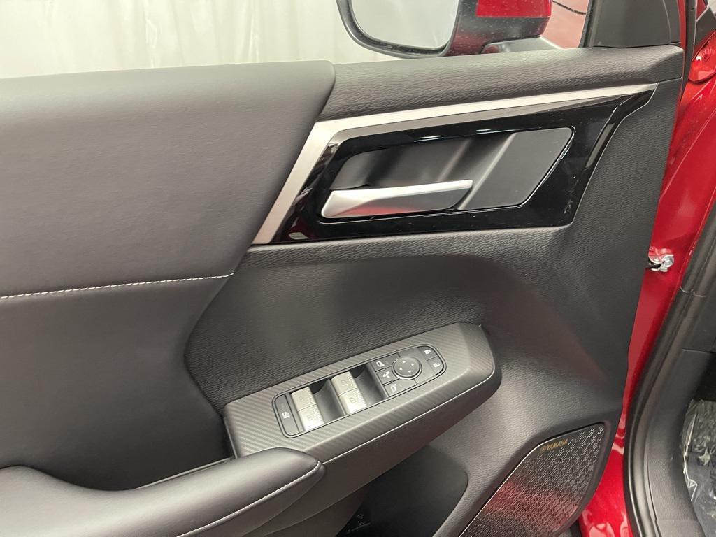 new 2025 Mitsubishi Outlander car, priced at $37,755