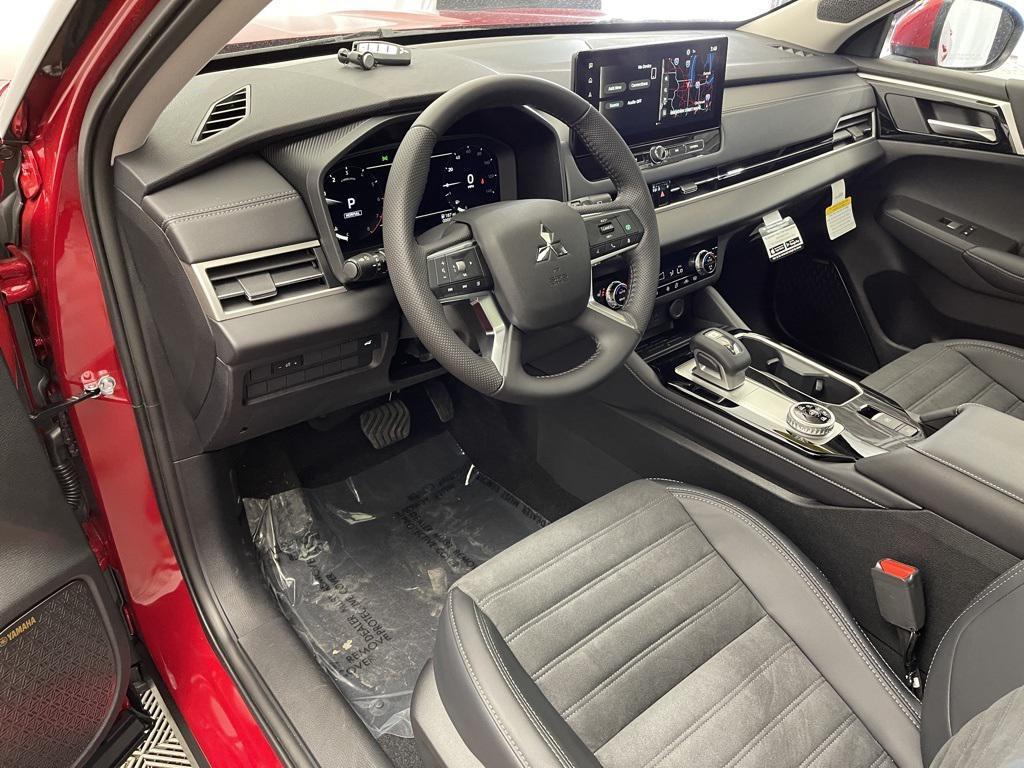 new 2025 Mitsubishi Outlander car, priced at $37,755