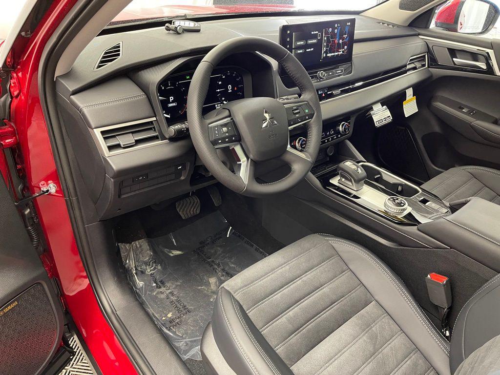 new 2025 Mitsubishi Outlander car, priced at $37,255