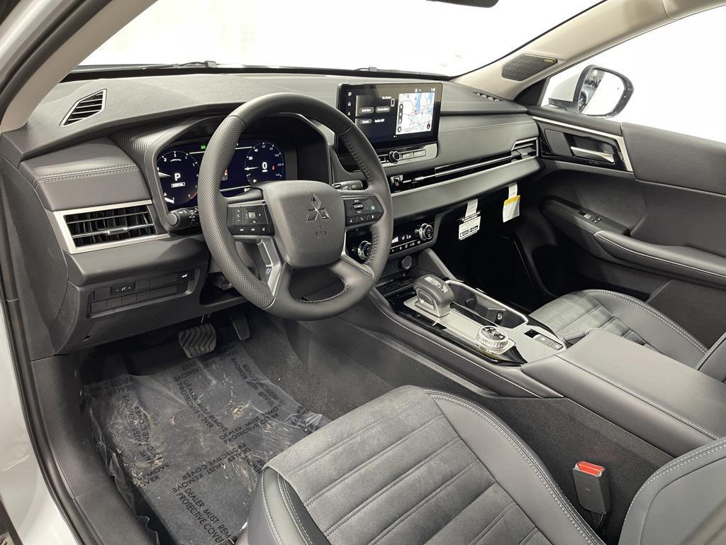 new 2025 Mitsubishi Outlander car, priced at $37,795
