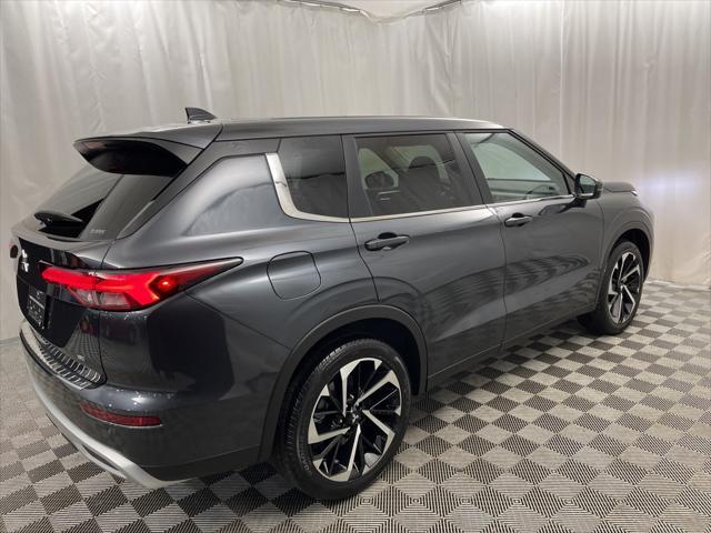 new 2024 Mitsubishi Outlander car, priced at $38,090