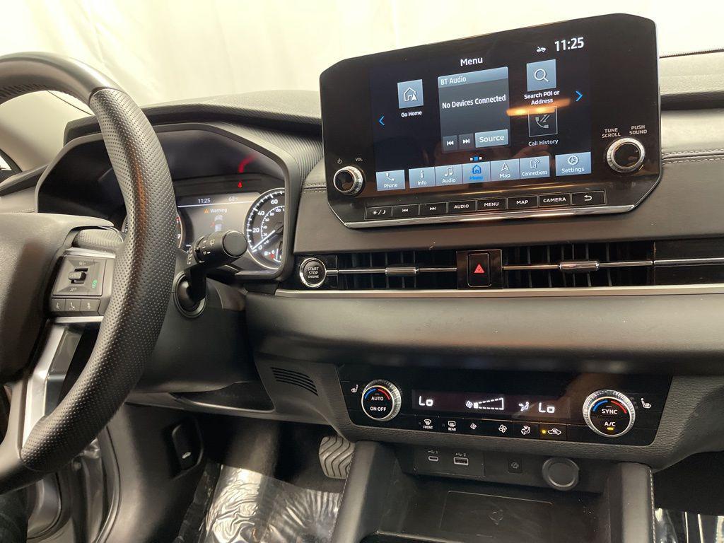 used 2024 Mitsubishi Outlander car, priced at $23,595