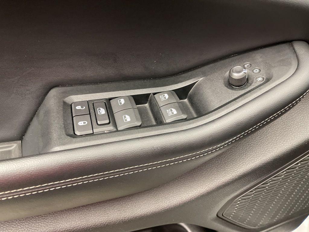 used 2024 Jeep Grand Cherokee L car, priced at $27,395