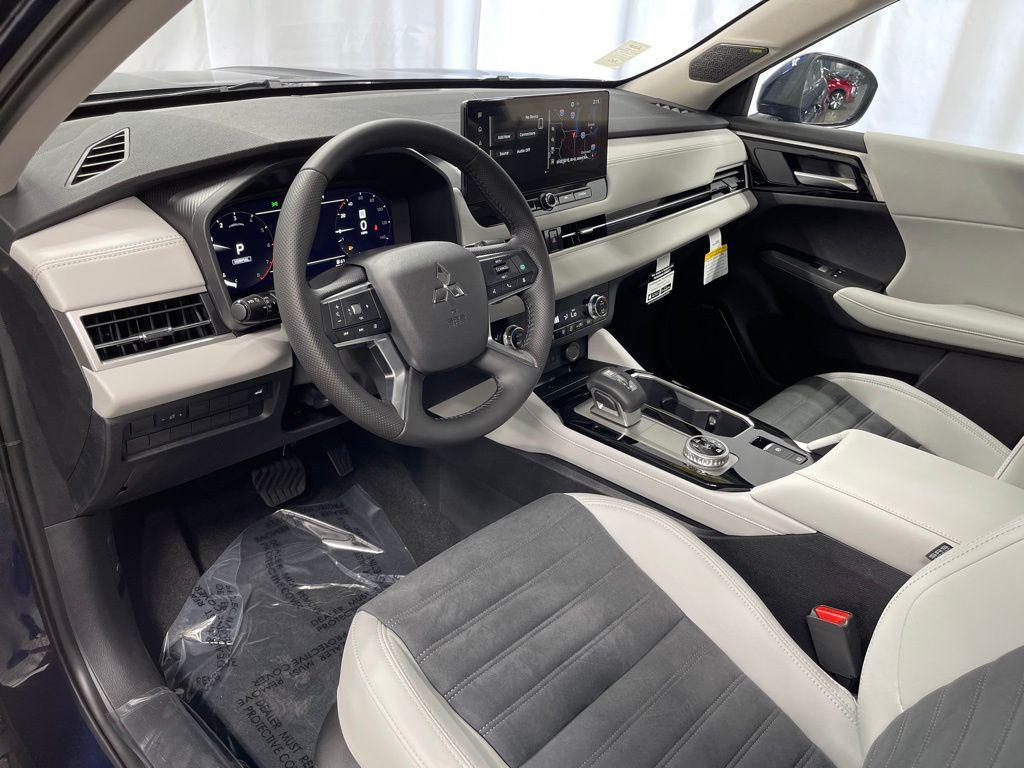new 2025 Mitsubishi Outlander car, priced at $36,660