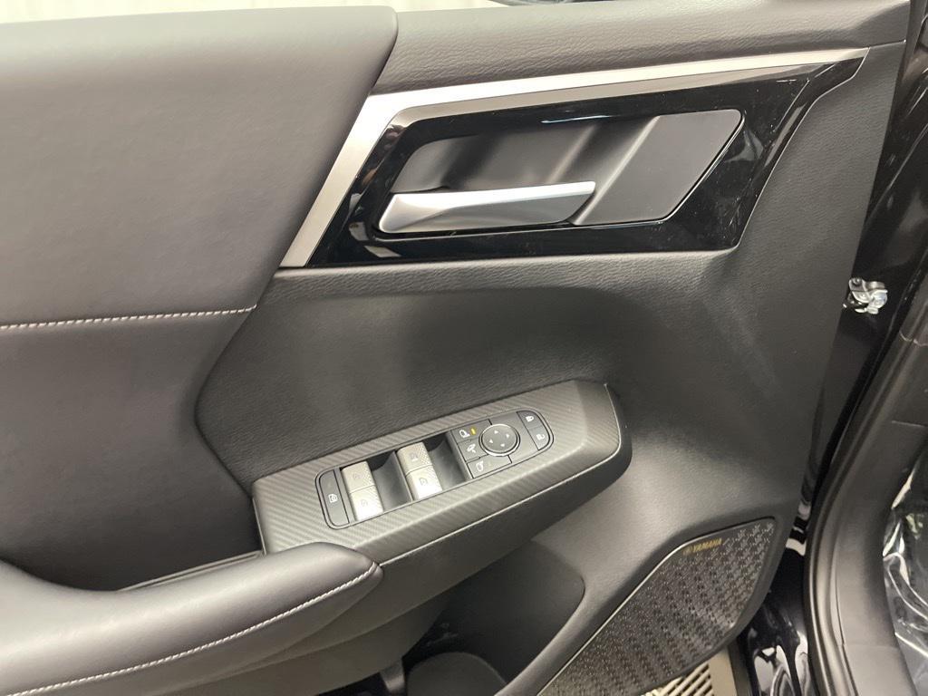 new 2025 Mitsubishi Outlander car, priced at $37,160