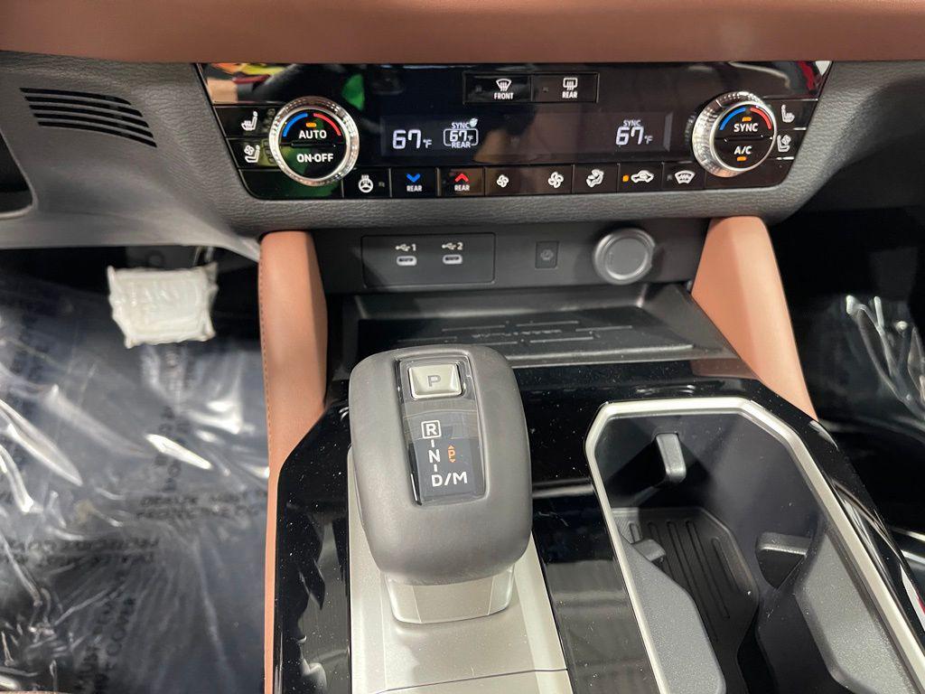 new 2025 Mitsubishi Outlander car, priced at $42,700