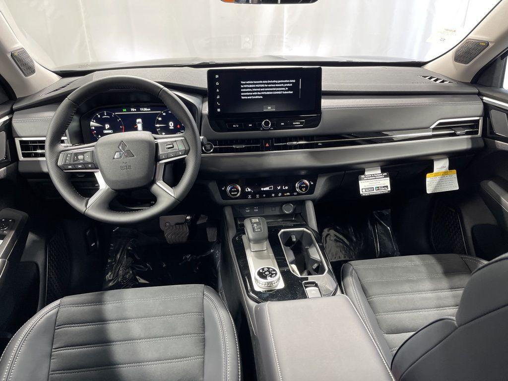 new 2025 Mitsubishi Outlander car, priced at $36,200