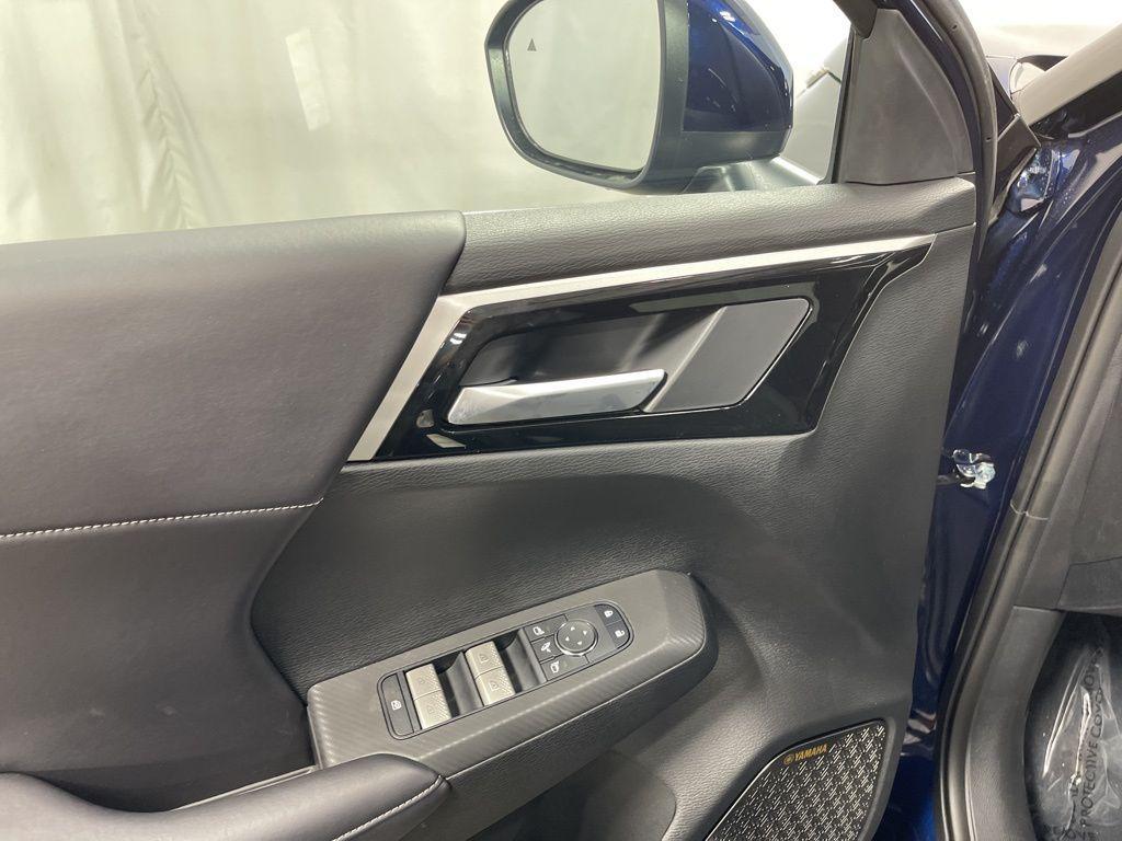 new 2025 Mitsubishi Outlander car, priced at $36,200