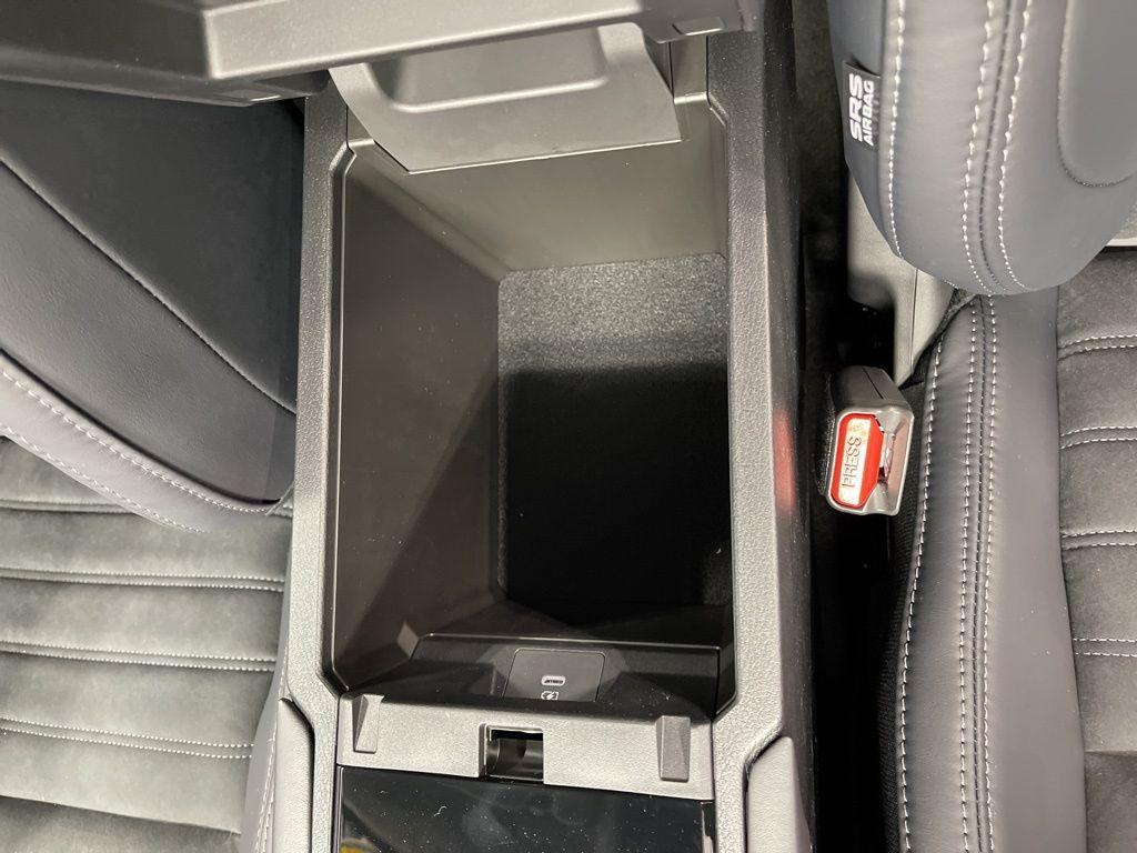 new 2025 Mitsubishi Outlander car, priced at $36,200