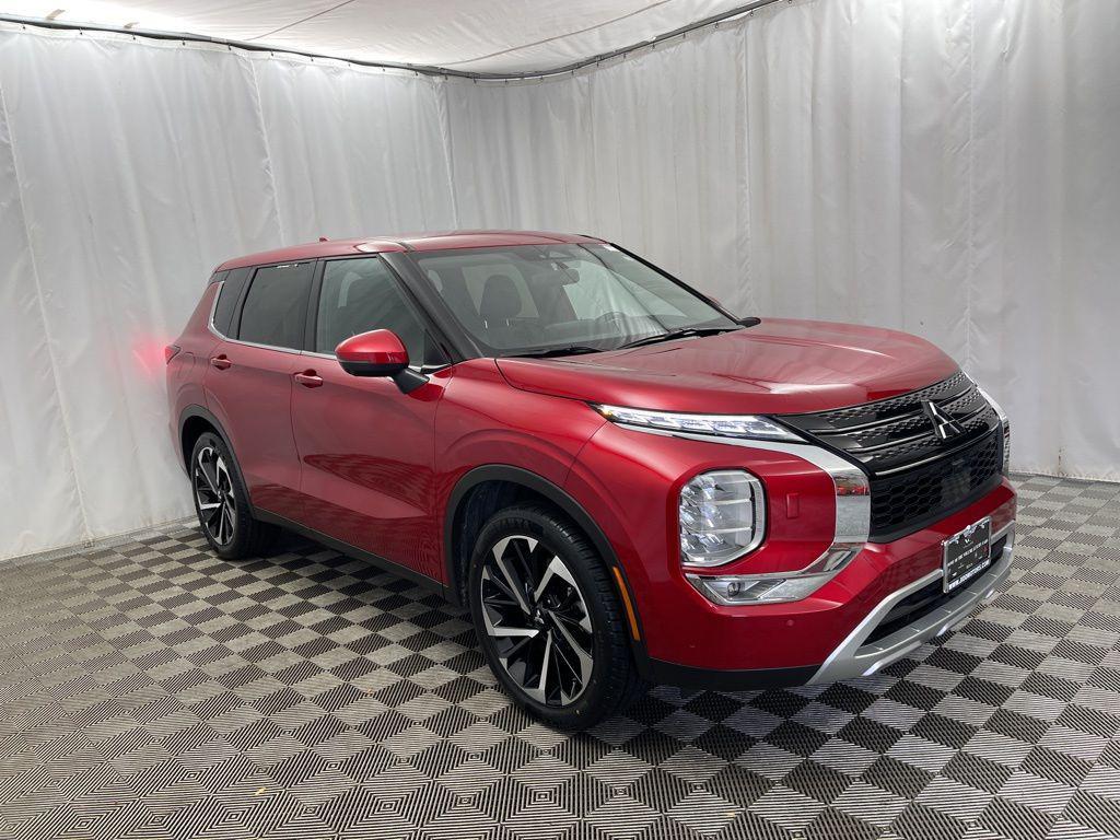 used 2024 Mitsubishi Outlander car, priced at $22,895