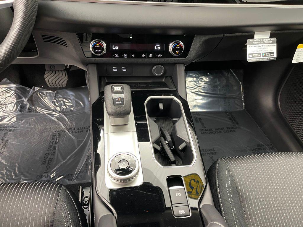 new 2025 Mitsubishi Outlander car, priced at $29,985