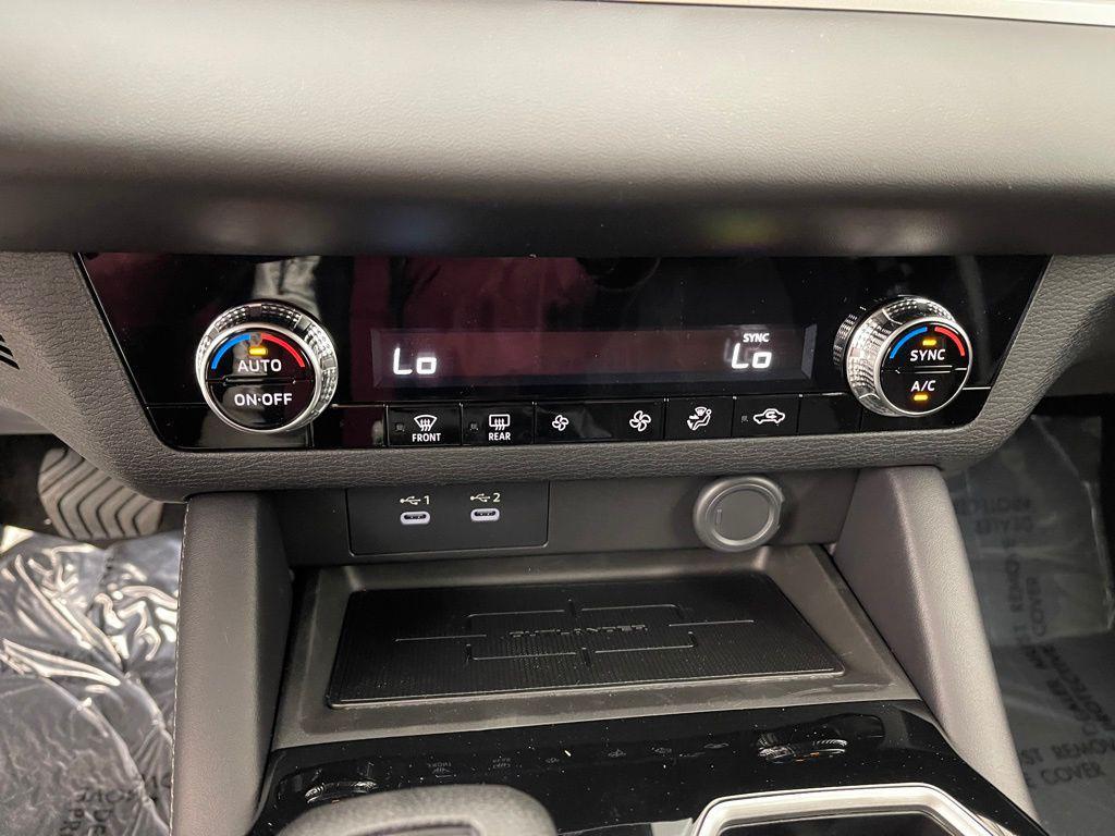 new 2025 Mitsubishi Outlander car, priced at $29,985