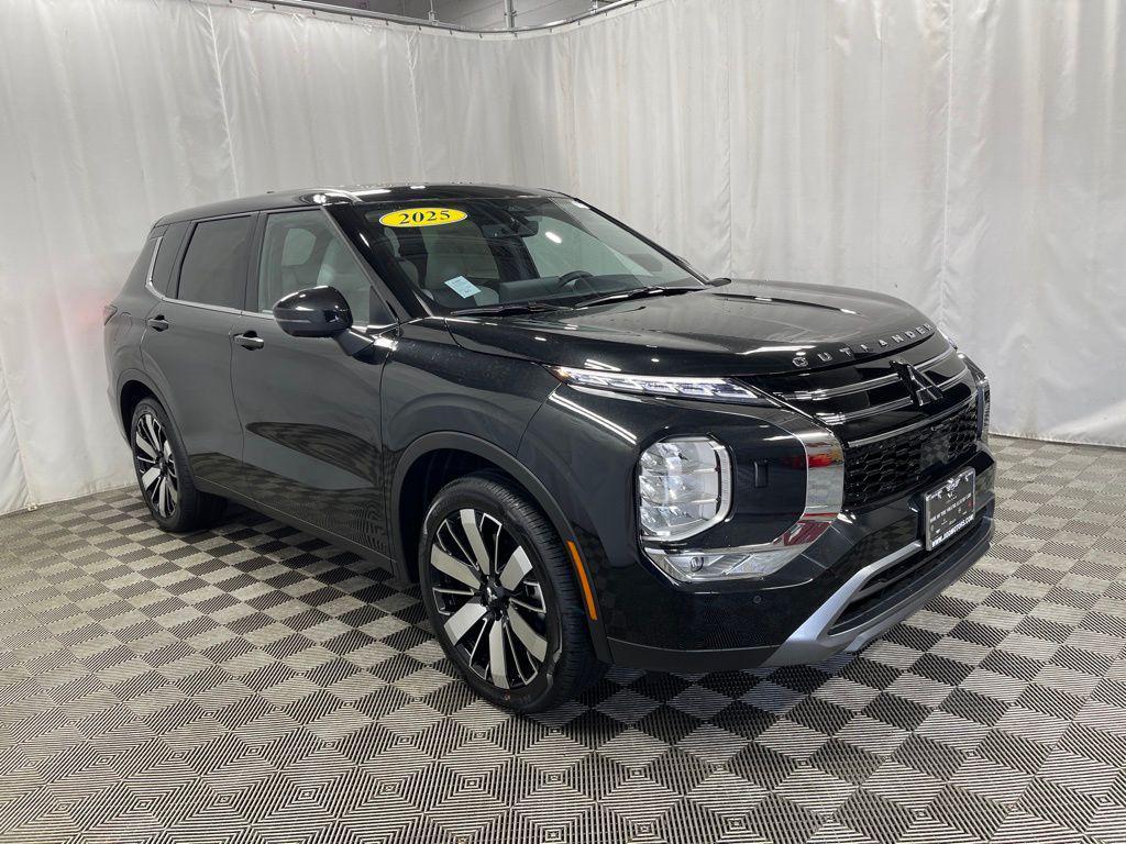 new 2025 Mitsubishi Outlander car, priced at $37,255