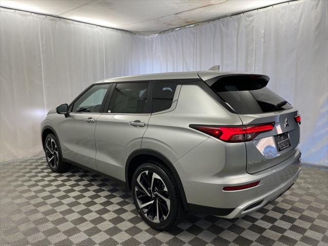 new 2024 Mitsubishi Outlander car, priced at $38,045