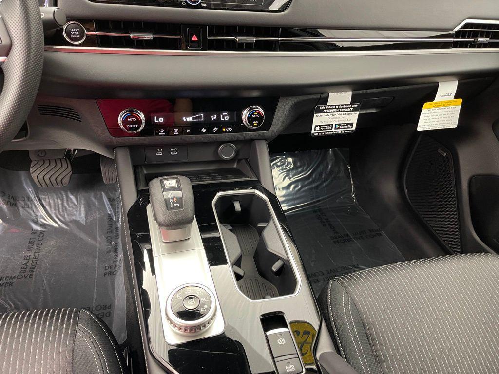 new 2025 Mitsubishi Outlander car, priced at $32,315